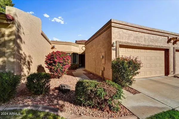 9716 W TONTO Lane, Peoria, AZ 85382