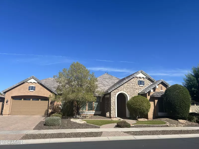 7560 W FIREBIRD Drive, Glendale, AZ 85308