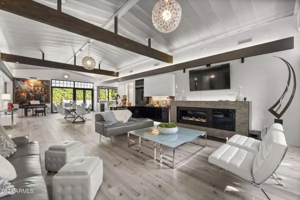 8614 E BERRIDGE Lane, Scottsdale, AZ 85250