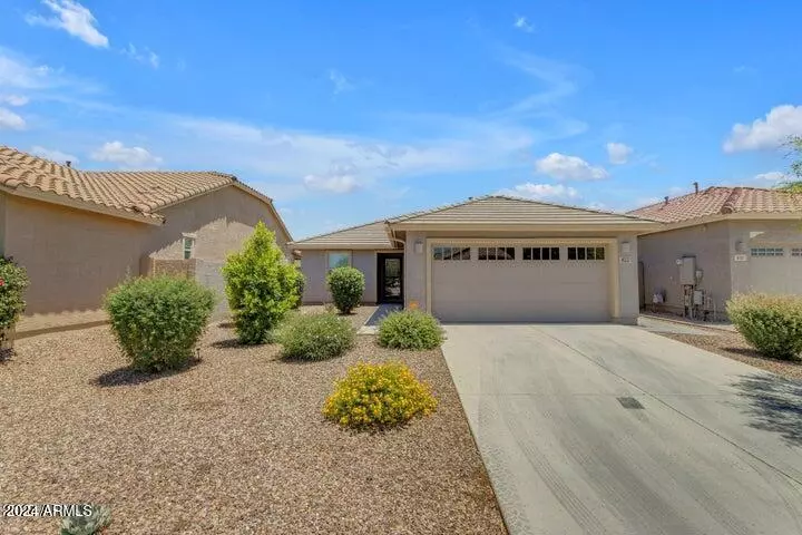 822 W LOWELL Drive, San Tan Valley, AZ 85140