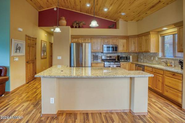 Show Low, AZ 85901,1061 N BISON GOLF Court