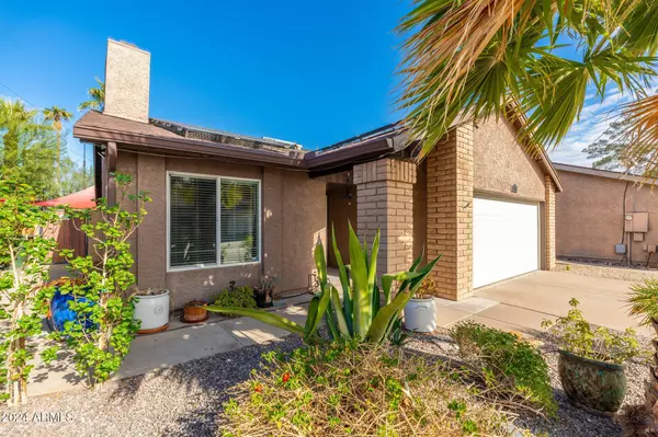 Phoenix, AZ 85023,2606 W GELDING Drive