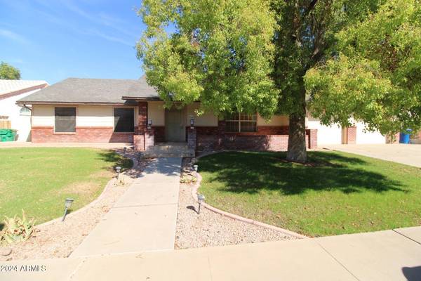 2740 E HALE Street, Mesa, AZ 85213