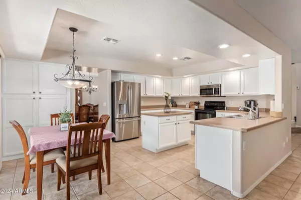 Chandler, AZ 85249,1390 E SAN CARLOS Way