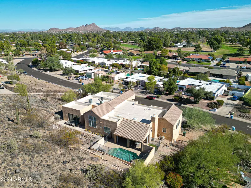1044 W INDIAN HILLS Place, Phoenix, AZ 85023