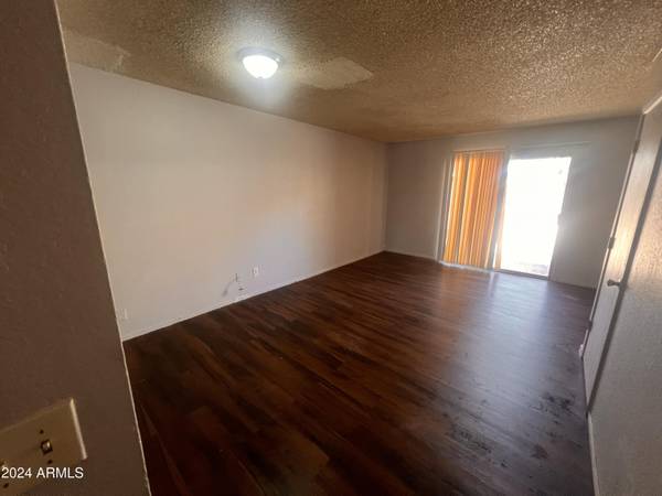 Phoenix, AZ 85032,2838 E MARCONI Avenue #101