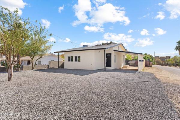 725 W CINNABAR Avenue, Phoenix, AZ 85021