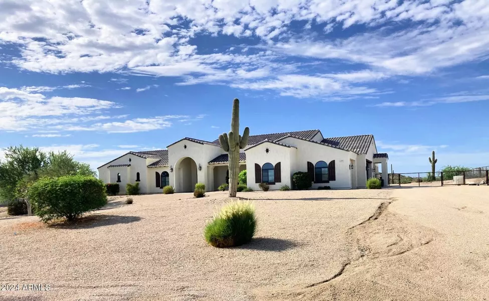 2499 W Magma Road, San Tan Valley, AZ 85144