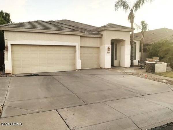 10709 E KNOWLES Avenue, Mesa, AZ 85209