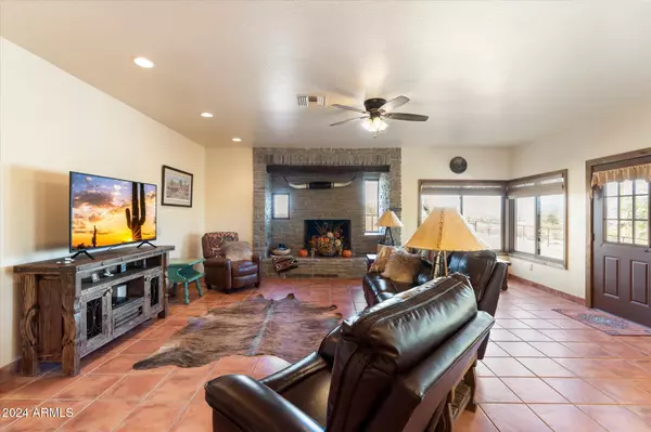 Wickenburg, AZ 85390,501 S Saguaro Drive