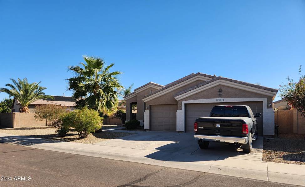 18139 W PARADISE Lane, Surprise, AZ 85388