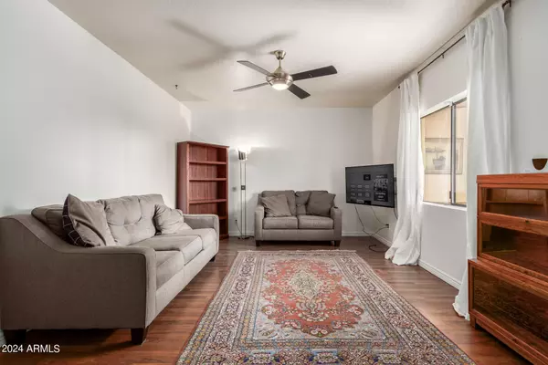 Phoenix, AZ 85016,3030 E CLARENDON Avenue #26