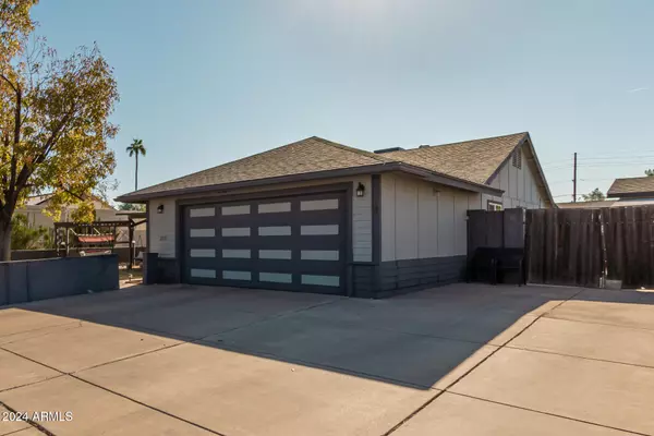 Gilbert, AZ 85233,213 W SCOTT Avenue