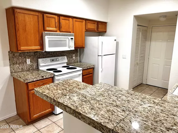 Tempe, AZ 85282,1445 E BROADWAY Road #120