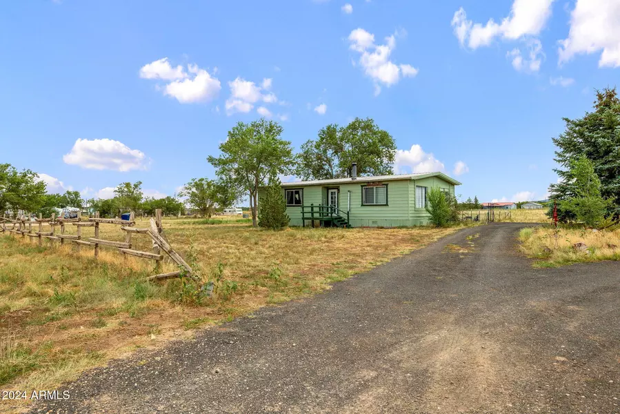 10 ACR 3150 --, Vernon, AZ 85940