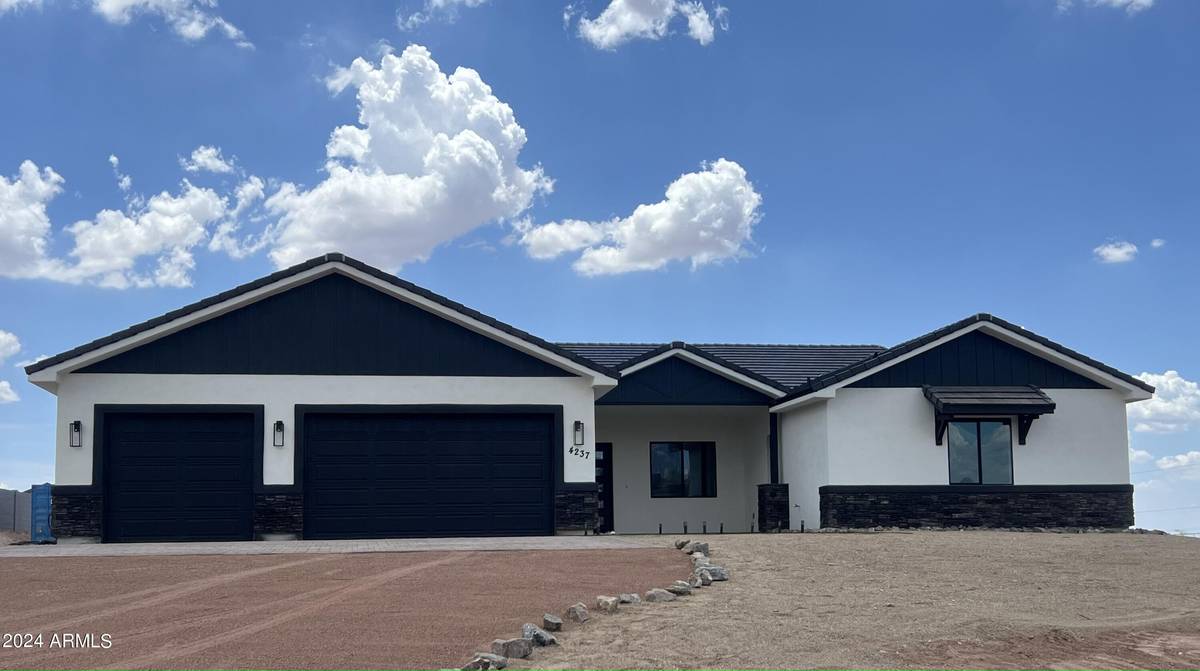 Apache Junction, AZ 85119,4237 E 4TH Avenue