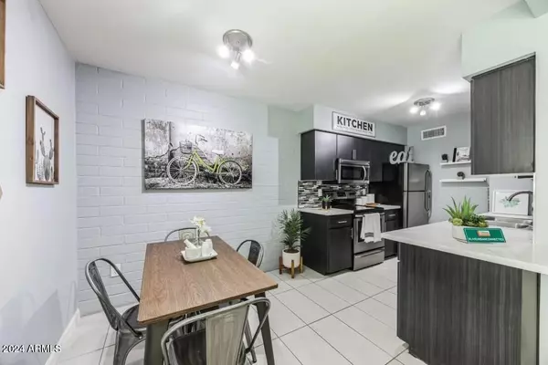 Phoenix, AZ 85008,1220 N 44TH Street #1