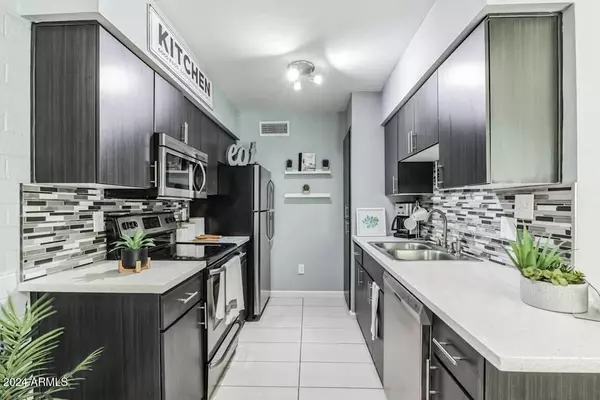 Phoenix, AZ 85008,1220 N 44TH Street #2