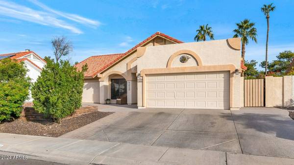 7634 W JULIE Drive, Glendale, AZ 85308