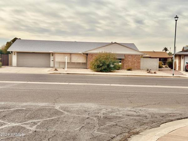 10018 N 103 Avenue, Sun City, AZ 85351