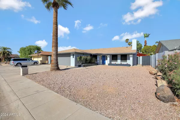 4832 W CARON Street, Glendale, AZ 85302