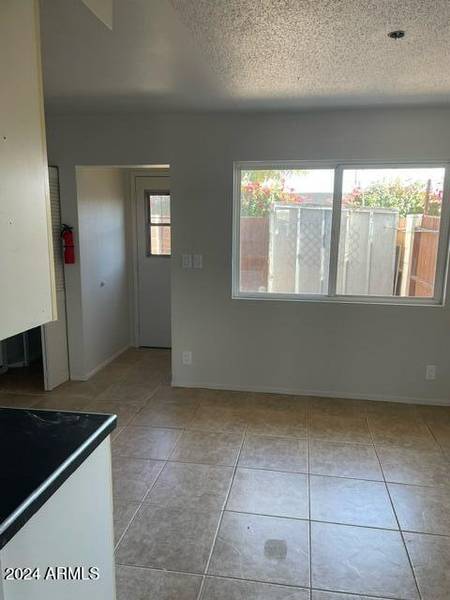 2547 W Berridge Lane #D4, Phoenix, AZ 85017