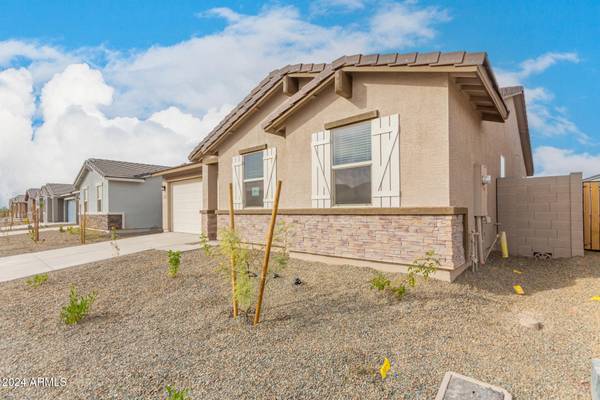 Tolleson, AZ 85353,8630 W ALBENIZ Place