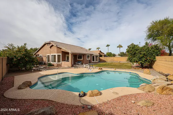 1251 S HONEYSUCKLE Lane, Gilbert, AZ 85296