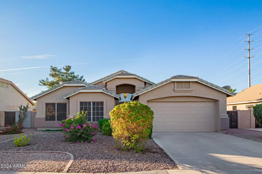 2023 E WILLOW WICK Road, Gilbert, AZ 85296