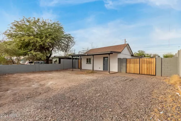 Phoenix, AZ 85009,2342 W PIMA Street