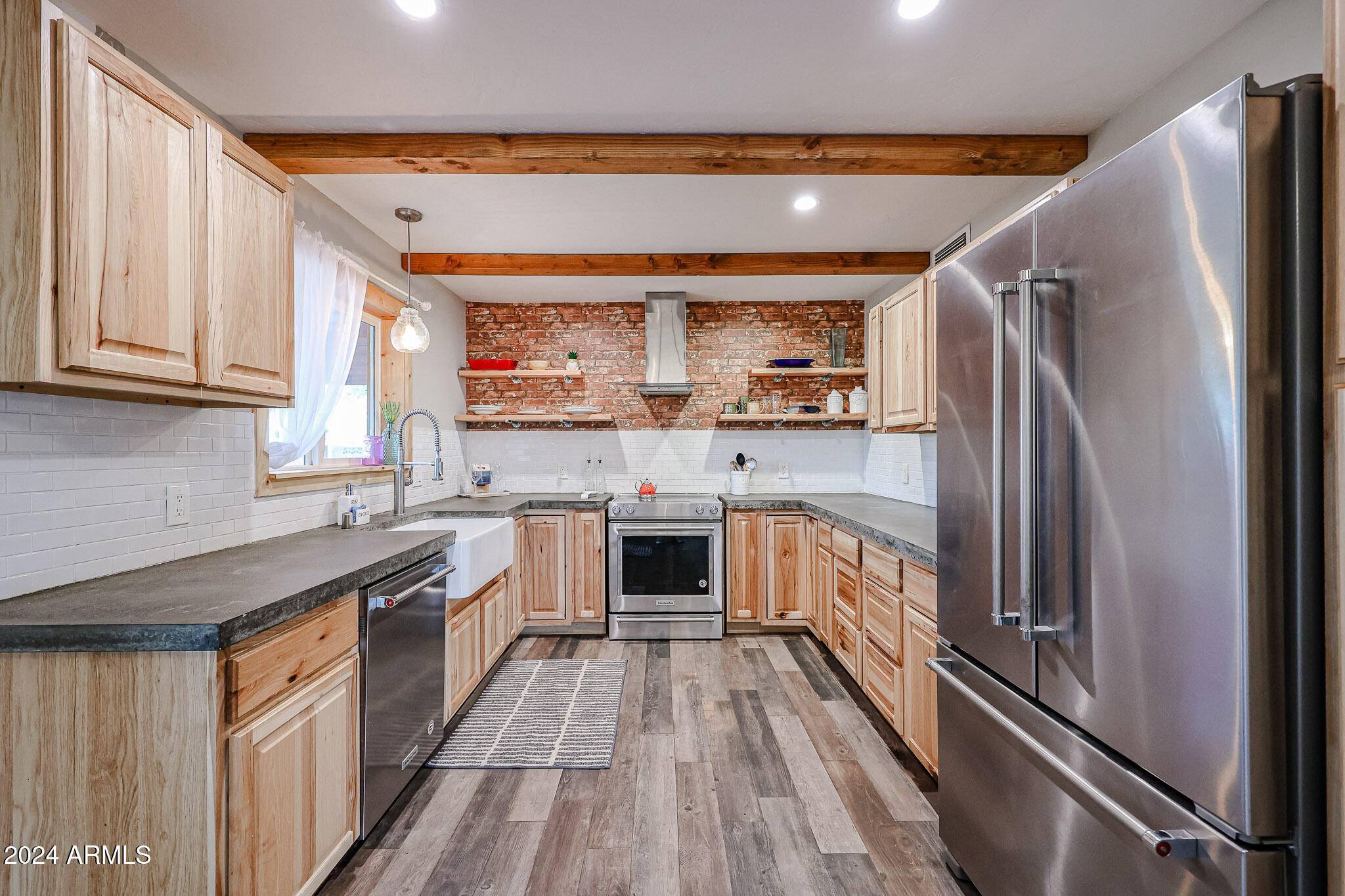 723 W 5TH Avenue, Apache Junction, AZ 85120