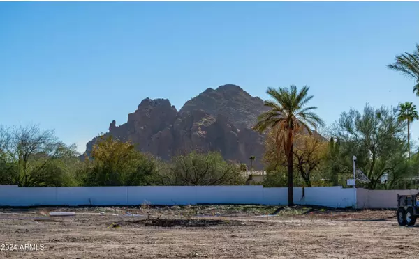 Paradise Valley, AZ 85253,5835 N Palo Cristi Road #-