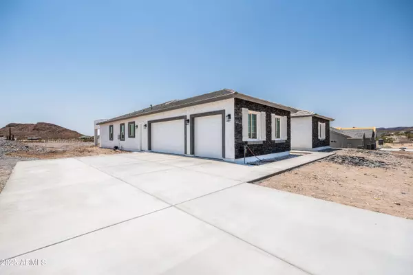 1907 W Brooke Lane, Queen Creek, AZ 85144