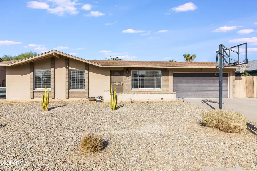 1602 W BEHREND Drive, Phoenix, AZ 85027