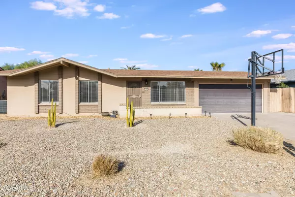 1602 W BEHREND Drive, Phoenix, AZ 85027