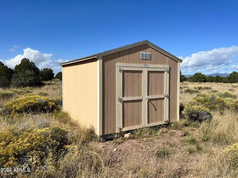 Wagon Tree Road #252, Ash Fork, AZ 86320