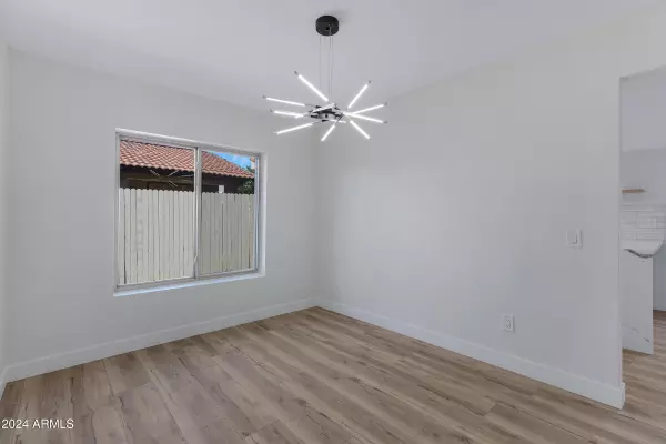 Phoenix, AZ 85023,2435 W GREENWAY Road #2