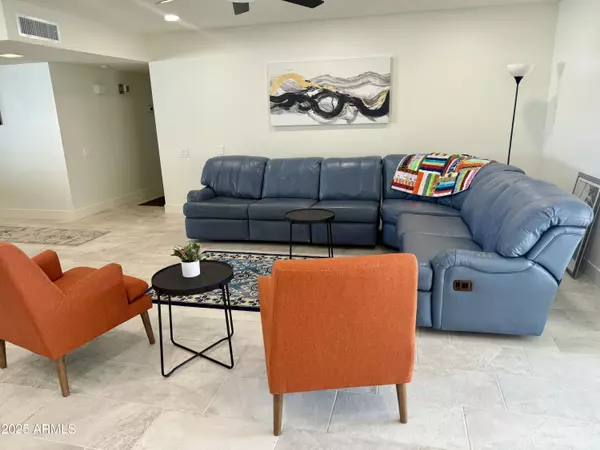Mesa, AZ 85206,408 LEISURE WORLD --