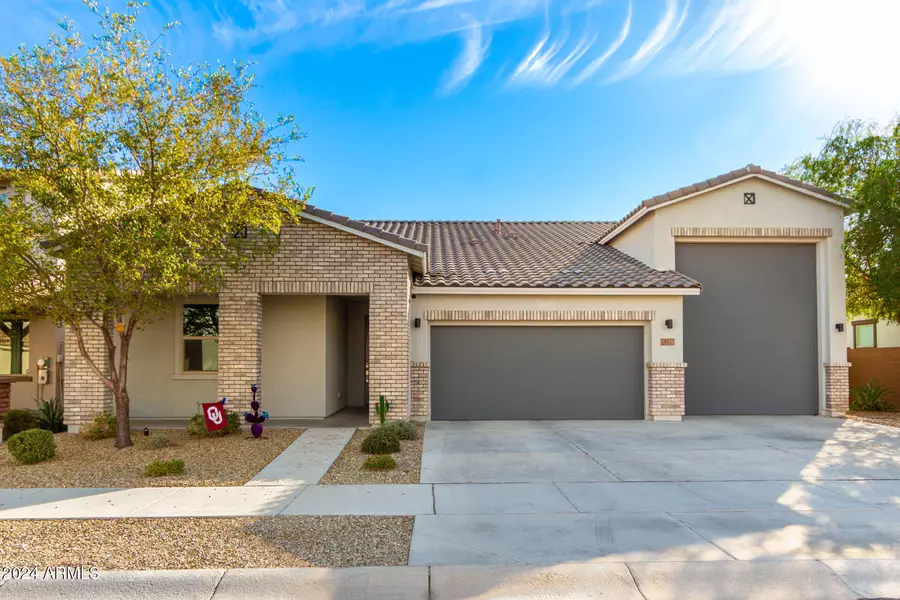 14121 W CRABAPPLE Drive, Surprise, AZ 85387