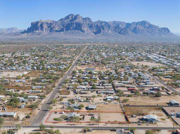 Apache Junction, AZ 85120,3165 W FOOTHILL Street