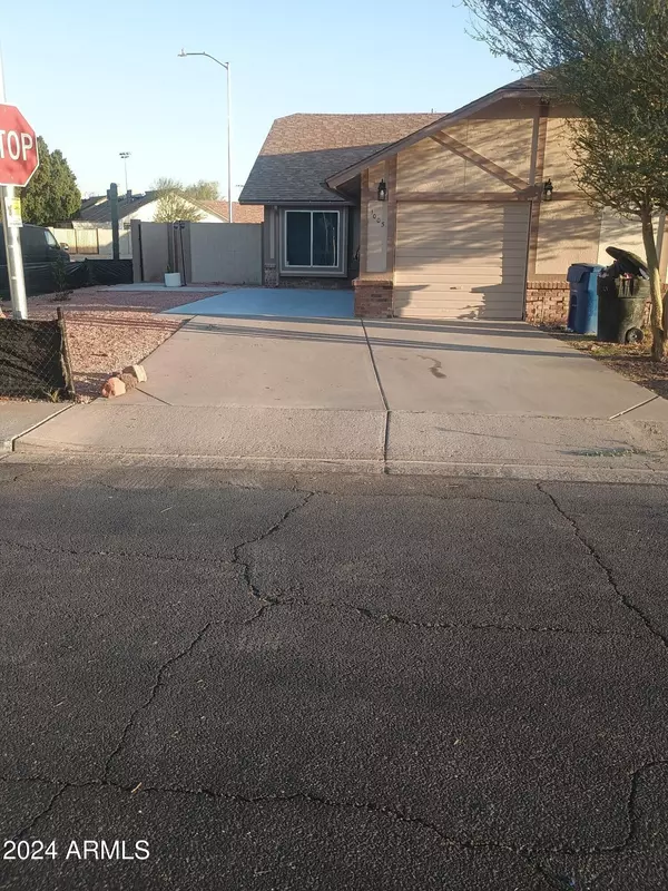 1005 W ELENA Circle, Mesa, AZ 85210