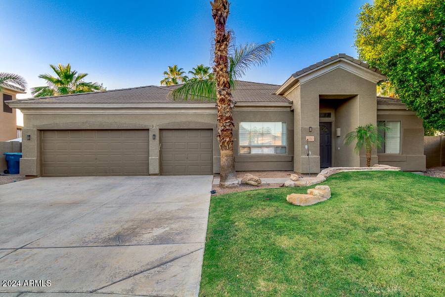 1560 E SAGEBRUSH Court, Gilbert, AZ 85296