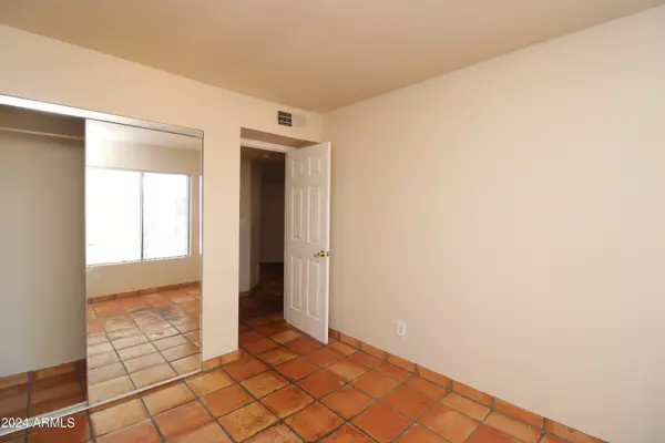 Mesa, AZ 85202,1432 W EMERALD Avenue #32