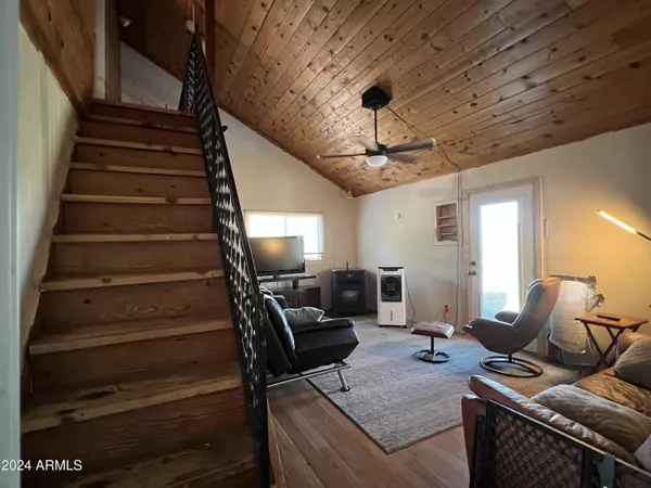 Vernon, AZ 85940,2244 N View Drive