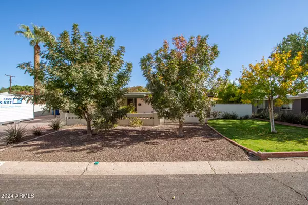 5733 N 10TH Place, Phoenix, AZ 85014