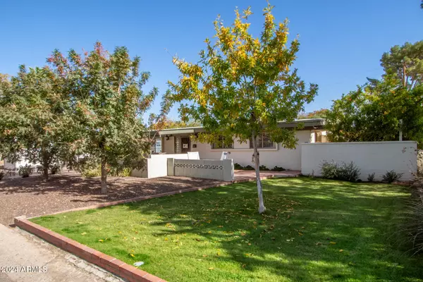 Phoenix, AZ 85014,5733 N 10TH Place