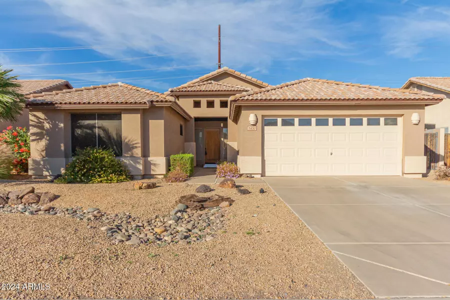 8450 W Shaw Butte Drive, Peoria, AZ 85345