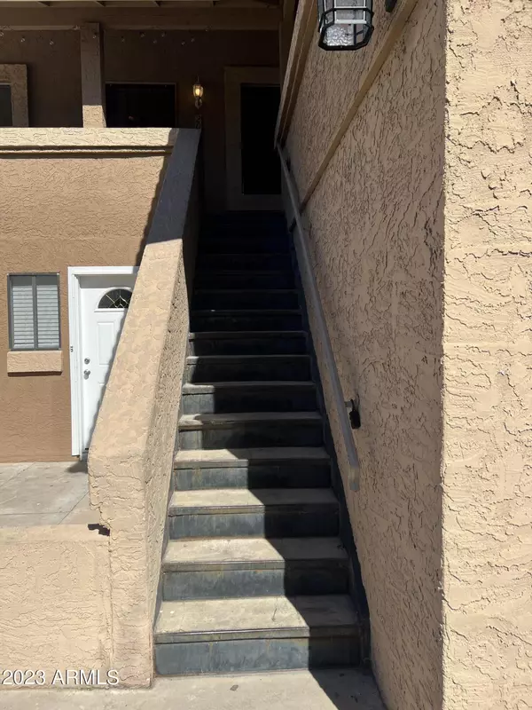 Mesa, AZ 85201,930 N REVERE -- #201