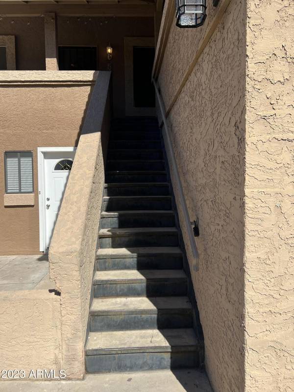 Mesa, AZ 85201,930 N REVERE -- #201