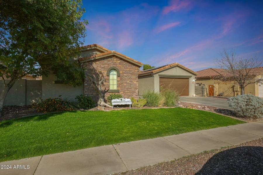 19204 W OREGON Avenue, Litchfield Park, AZ 85340